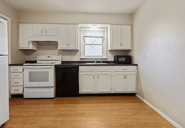615 Florland Dr — Photo 10