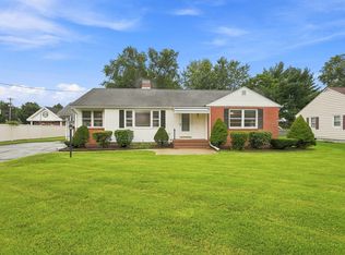 13 Parker St, Agawam, MA 01001