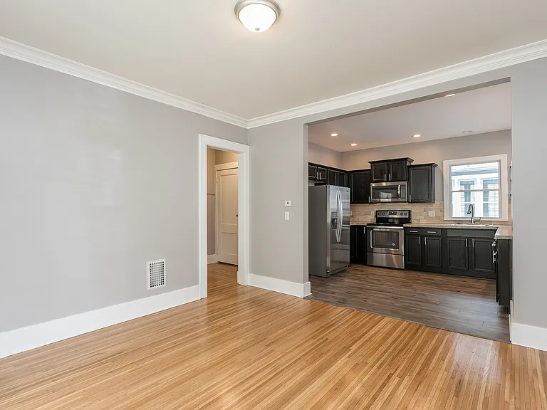 26-28 Palisade Park — Photo 5