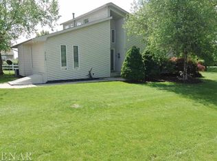 17713 Clark Dr, Hudson, IL 61748