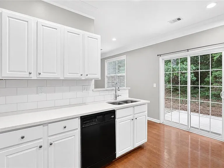 559 Windstone Trl — Photo 5