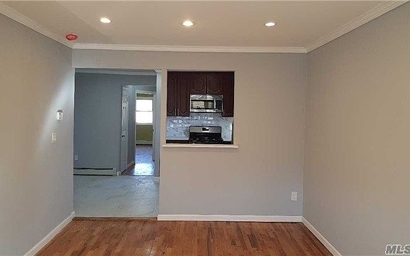 3rd image of 1250 Metcalf Ave