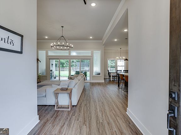 4th image of 1077 Riverstone Dr