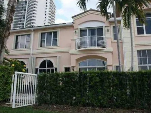 3723 NE 214th St #24, Aventura, FL 33180