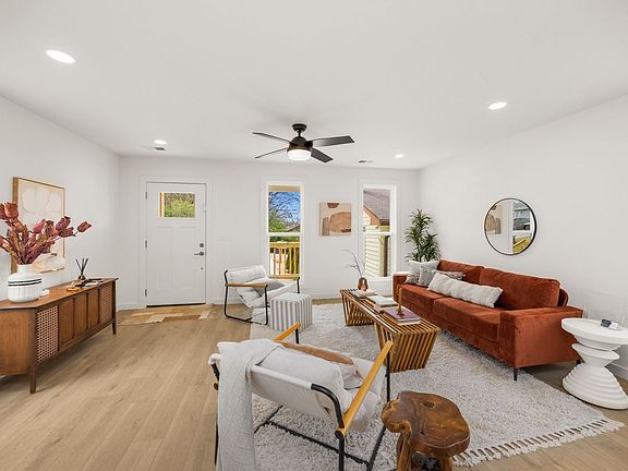 2nd image of 428A Hadleys Bend Blvd