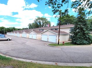 915 7th St APT 4, Jordan, MN 55352