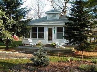 16187 Meadow Dr, Union Pier, MI 49129