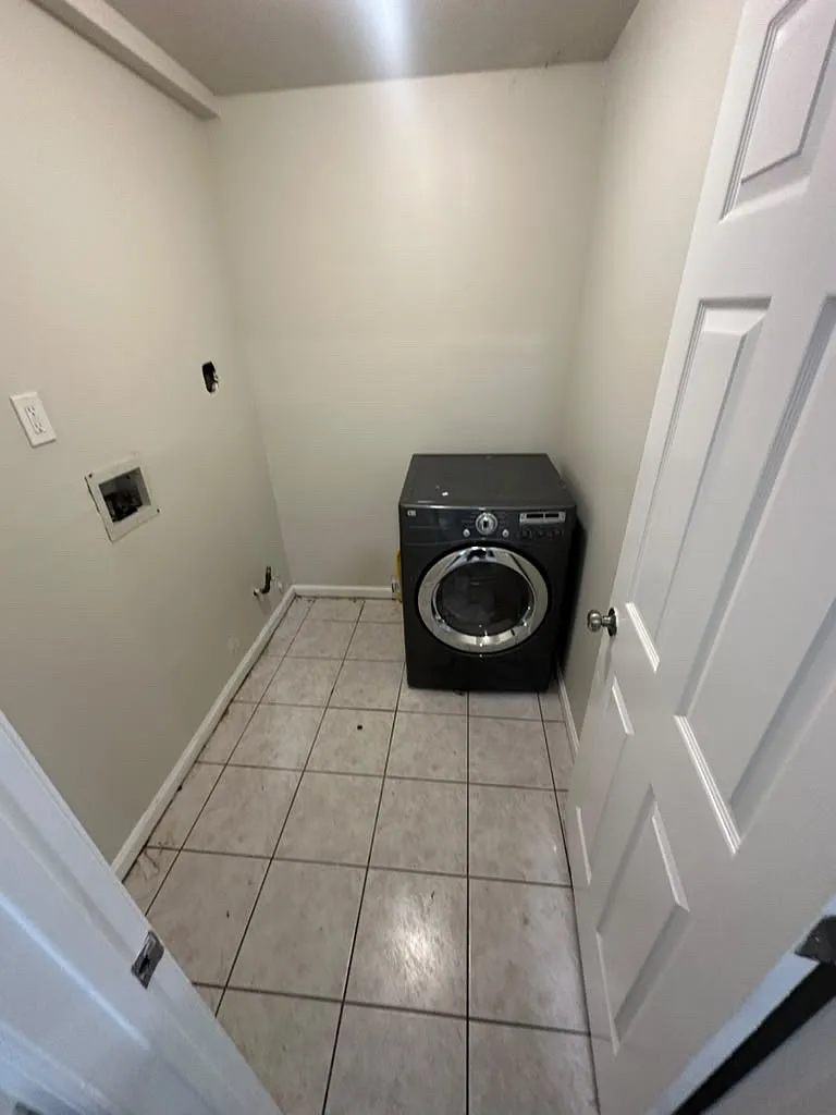 3 bed, 1.5 bath, $2,195 — Photo 3