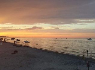 888 Edgemere Dr, Rochester, NY 14612