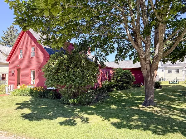 7 Leos Lane, Vinalhaven, ME 04863