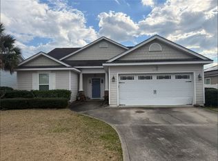 202 Waters Edge Dr, Kingsland, GA 31548