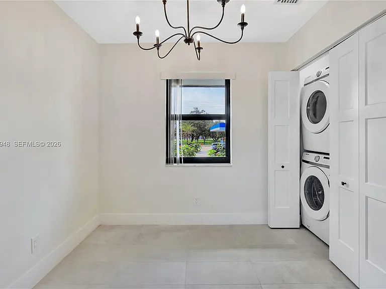 5980 SW 40th Ave #D — Photo 13