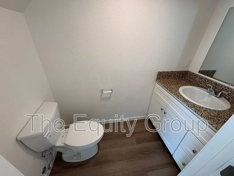 1473 Ben Franklin Ave — Photo 14