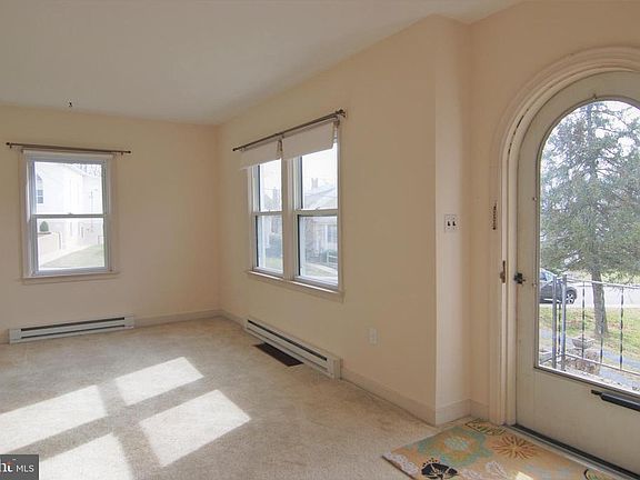 4th image of 13 N Altamont Ave
