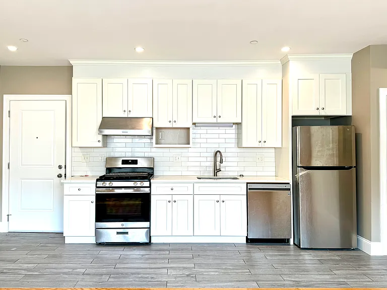 495 Geneva Ave #3 — Photo 1