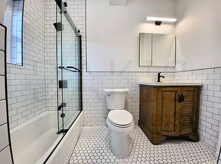32-62 36th St #B, Astoria, NY 11106