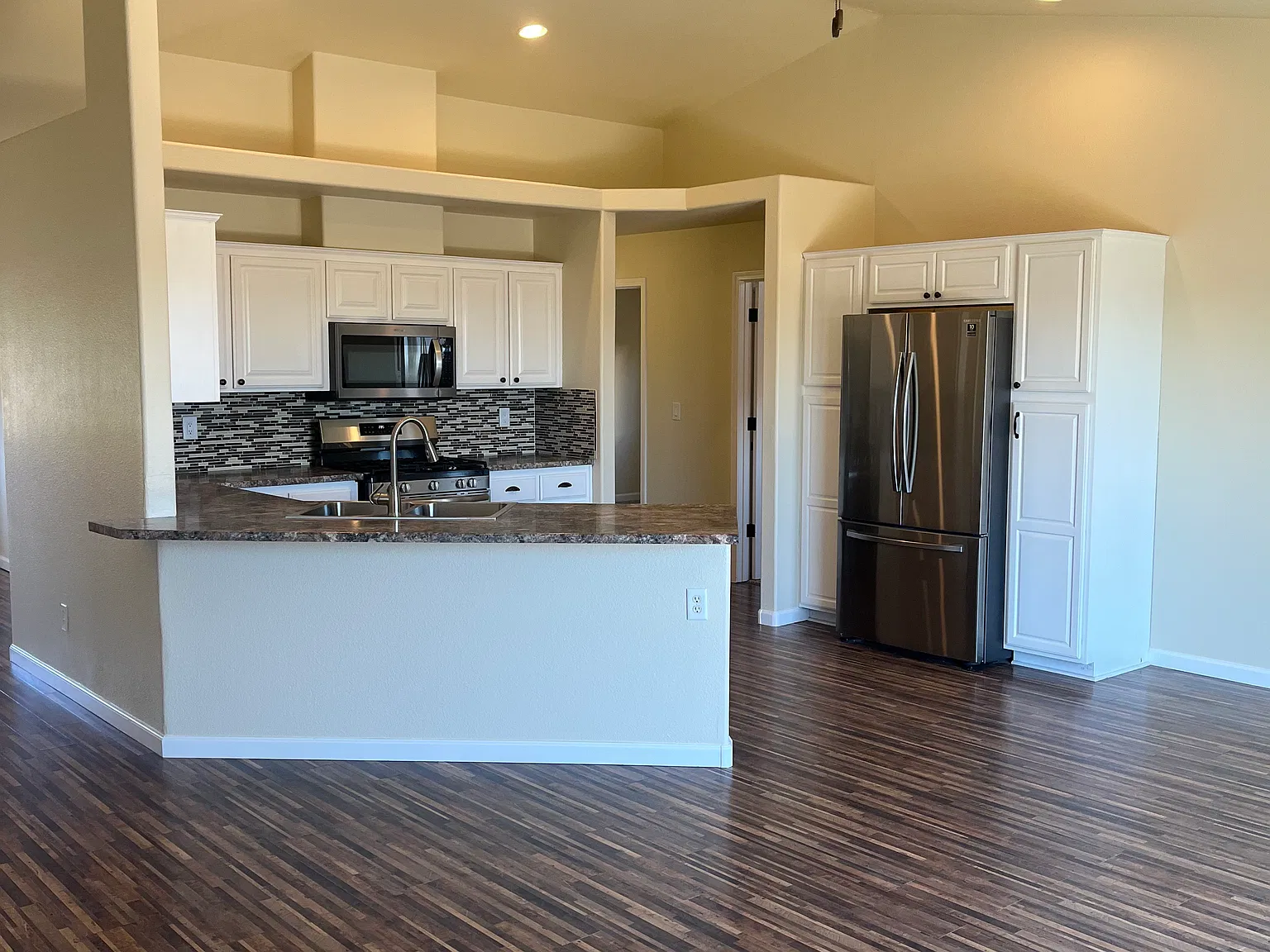 4 bed, 1656 sqft, $2,350 — Photo 2