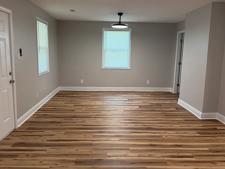 309 Ellington St — Photo 4