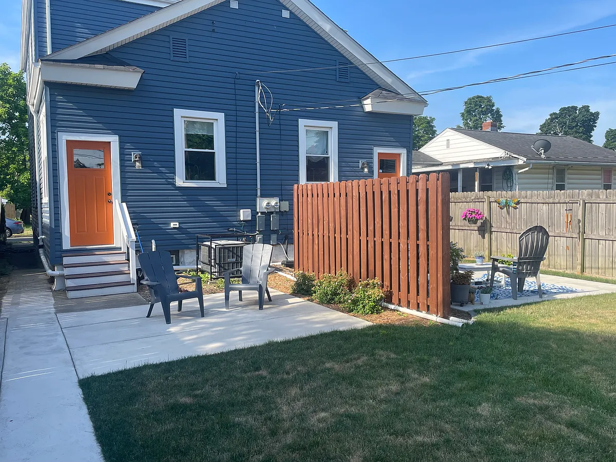 Private patio in the back yard - 604-606 Stanley Ave