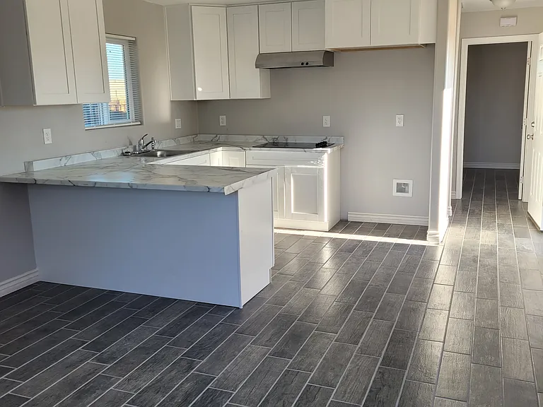 1424 Harding Ct #2 — Photo 3