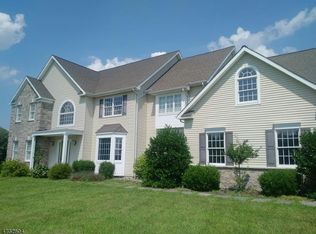 356 Mechlin Corner Rd, Pittstown, NJ 08867