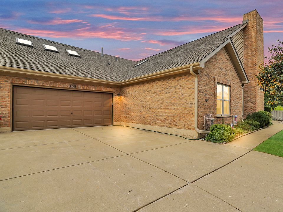 1st image of 158 Canterbury Ct