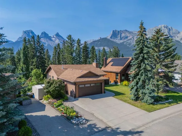 213 NW Lady Macdonald Dr, Canmore, AB T1W 1H2