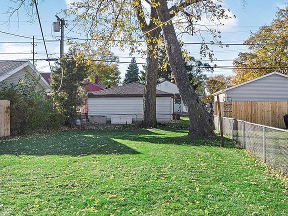 3rd image of 1502 N 32nd Ave