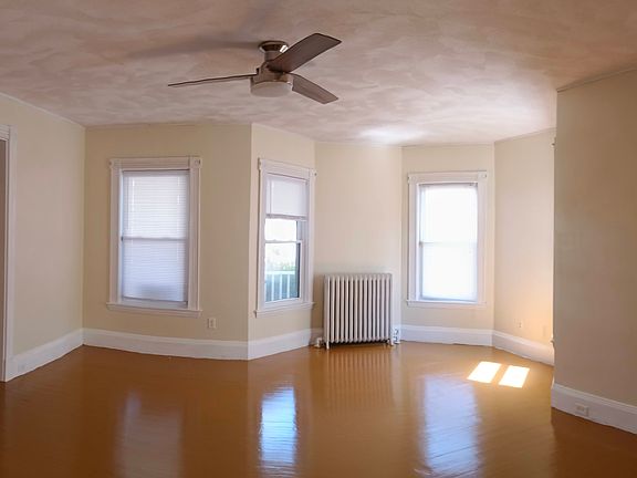 5th image of 52 Crescent Ave #1