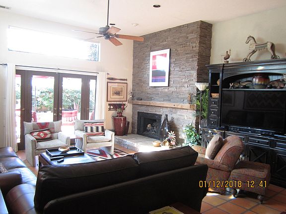 3rd image of 52820 Eisenhower Dr