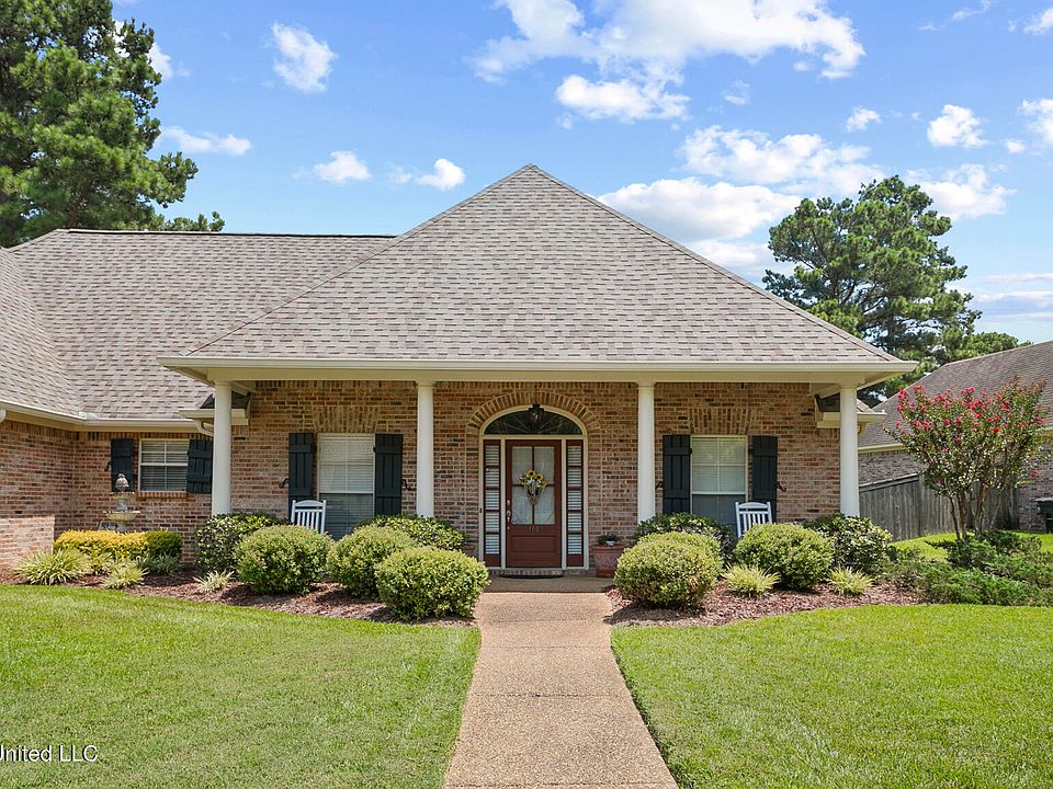 1st image of 100 Deer Creek Dr