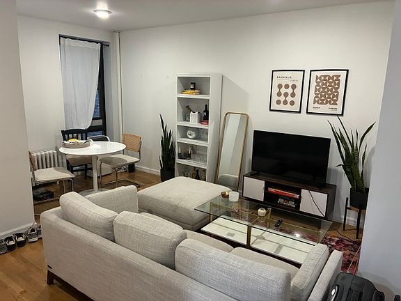 3rd image of 1371 1st Ave #3RC