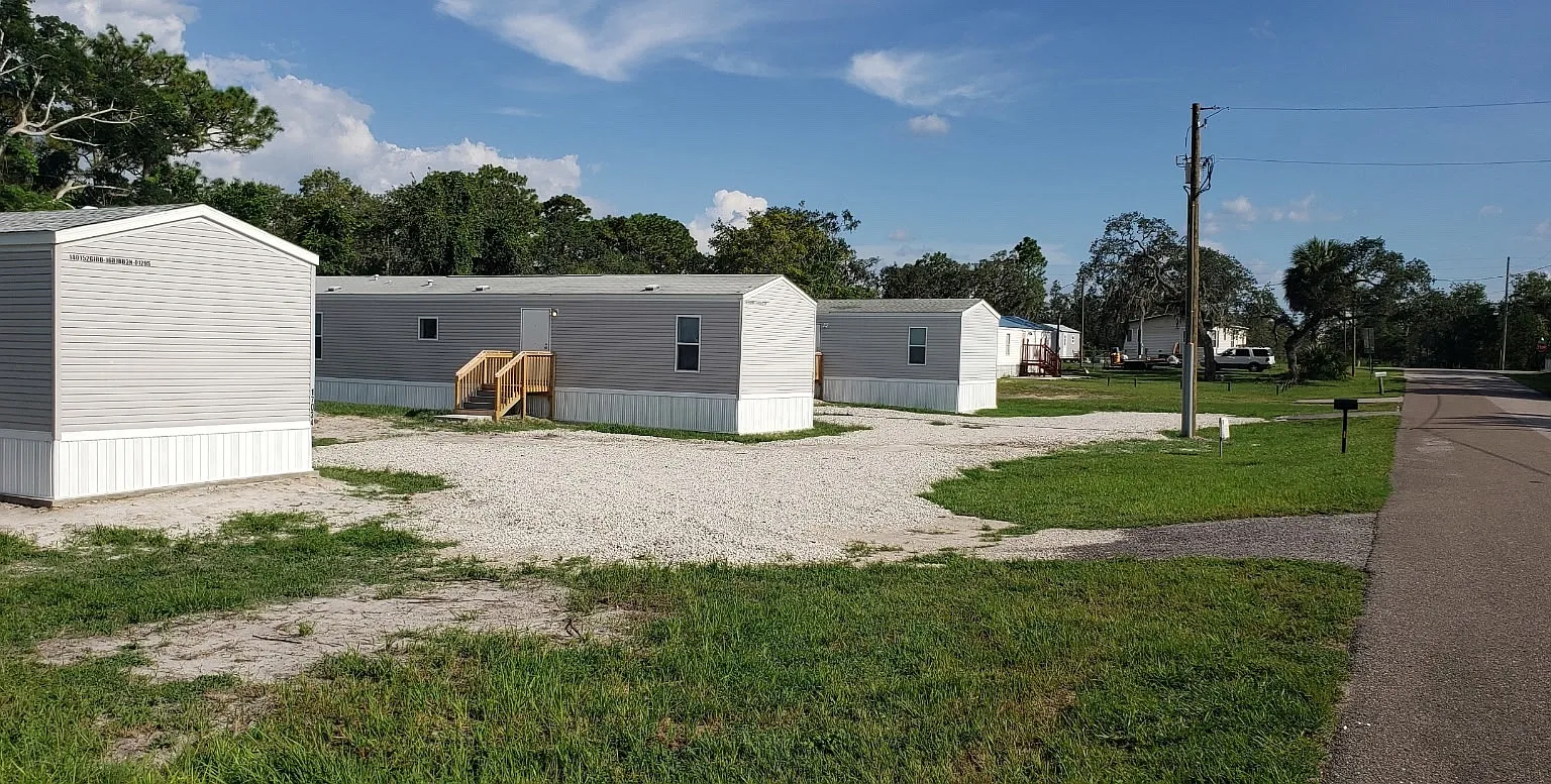 17020 Meridian Blvd — Photo 1