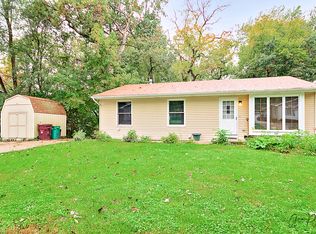 38 Woodland Ave, Fox Lake, IL 60020