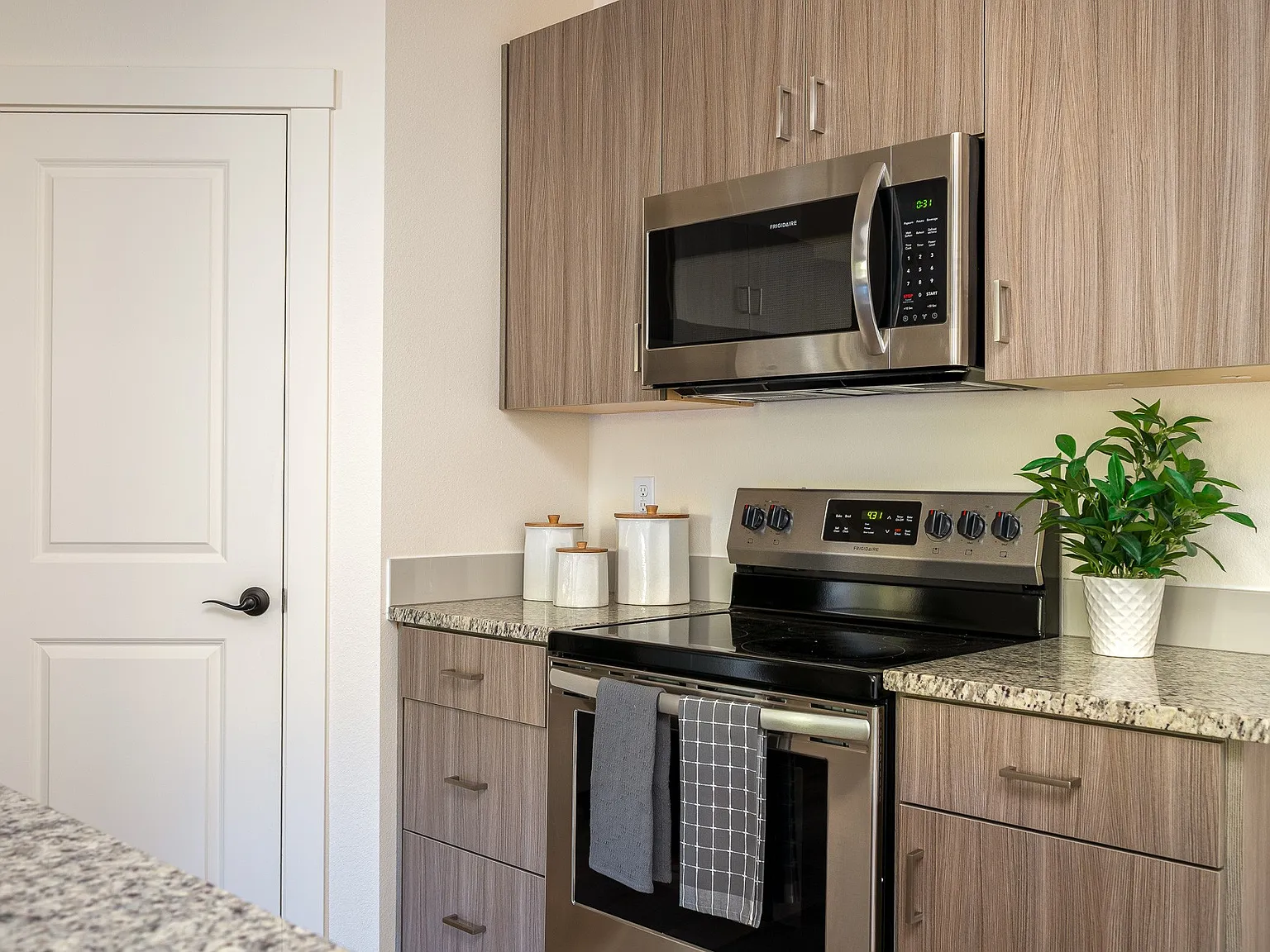 The Crossing Townhomes — Photo 3