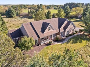 1123 Riley Rd, Hartford, WI 53027