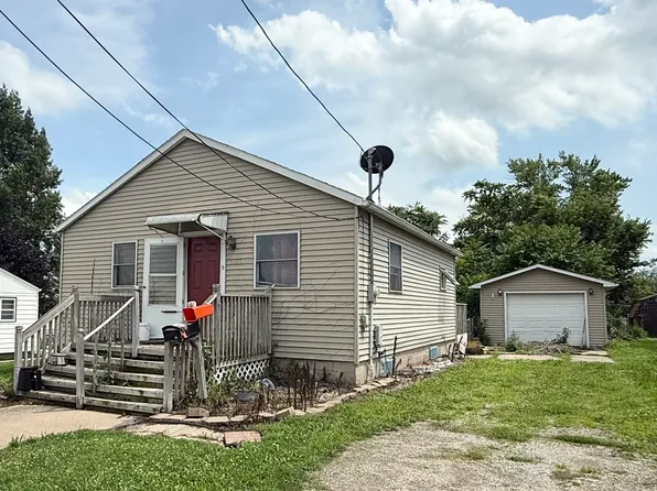 1406 E Robinson St, Knoxville, IA 50138