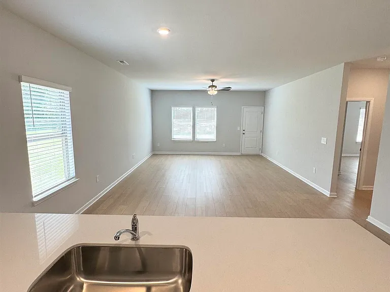 22733 Dashwood Ln — Photo 6