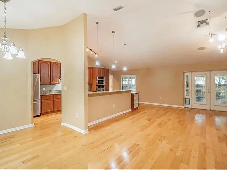 4914 N Mendenhall Dr — Photo 6
