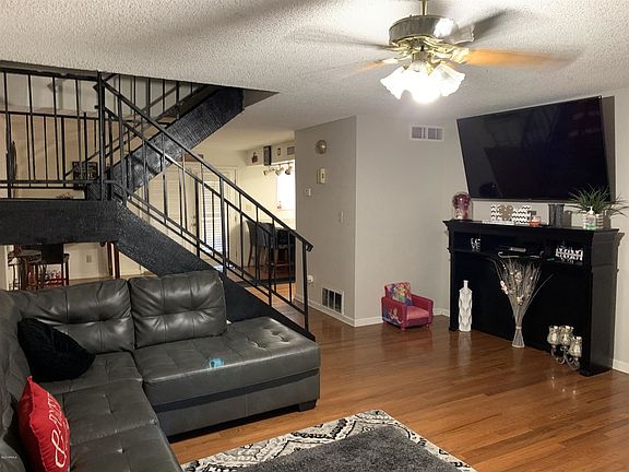 4th image of 8202 N 32nd Ave