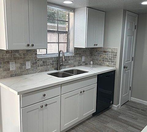 4th image of 2700 N 16th St APT 13
