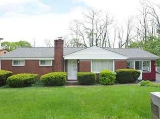 2675 Winchester Dr, Pittsburgh, PA