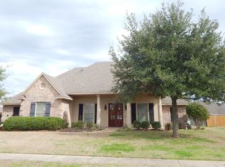 506 Fall Winds Dr, Bossier City, LA 71111