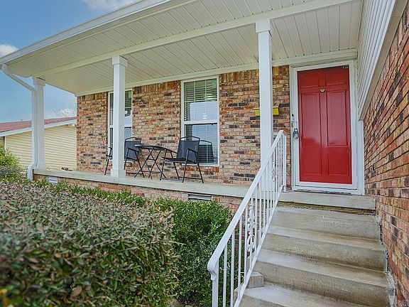 2nd image of 1121 Briar Creek Rd