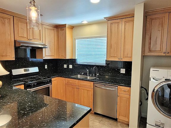 2nd image of 1308 Camelia Dr