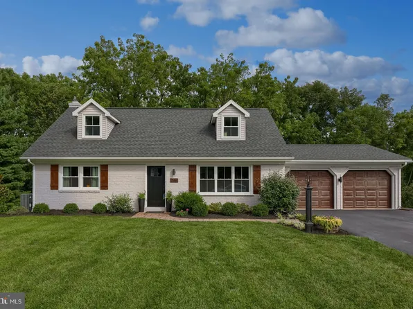 246 Hickory Dr, Lititz, PA 17543