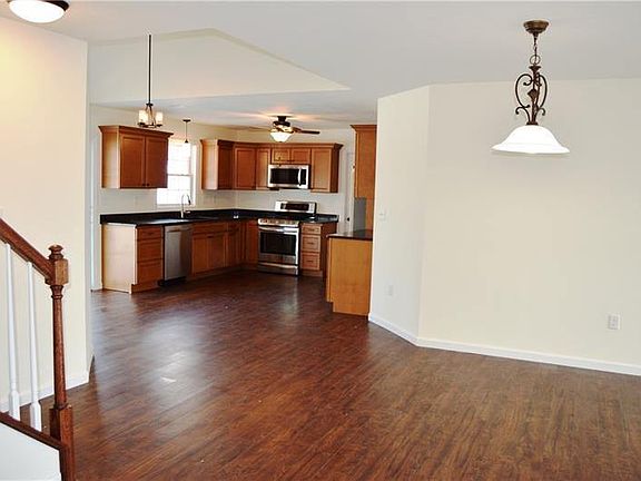 5th image of 601-603 Crestview Ln