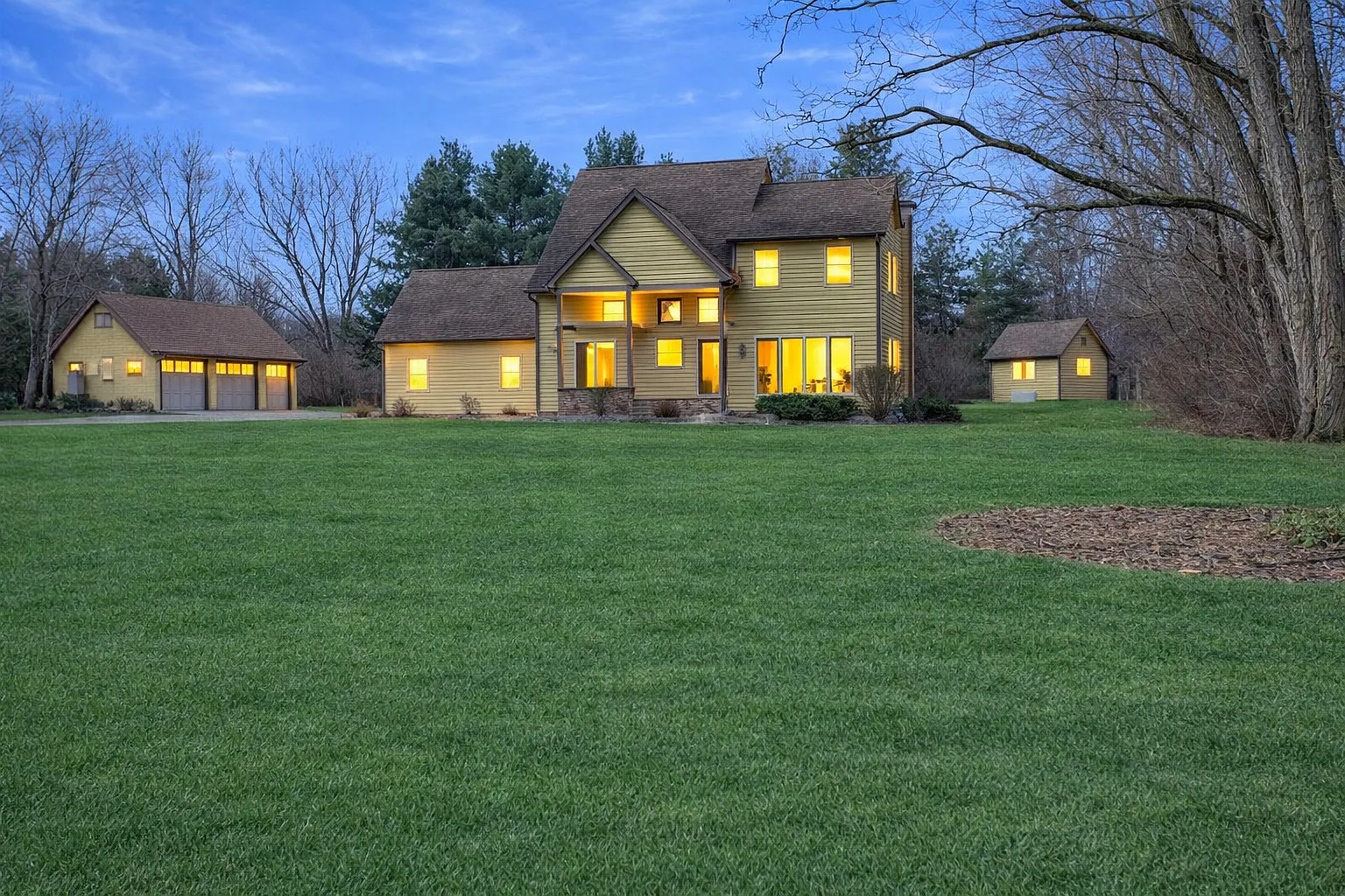 4845 Macwood Dr photo 1