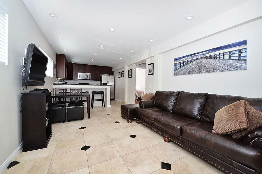 1st image of 718 Redondo Ct