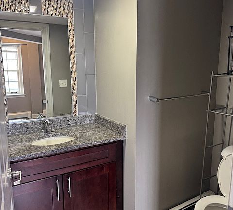 3rd image of 1030 Parkside Ave #201